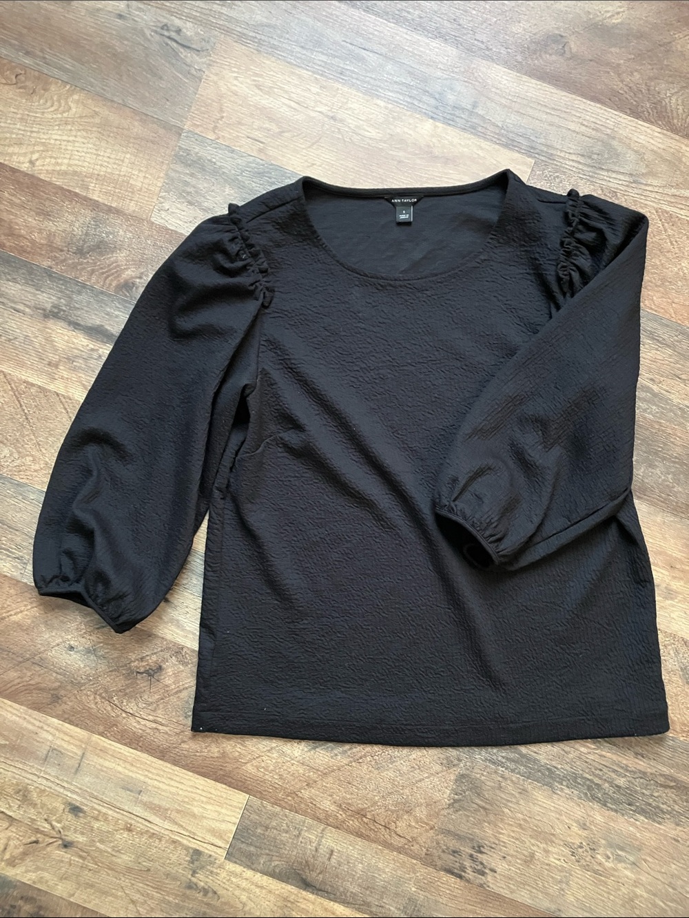 Ann Taylor Black Textured Puffy 3/4 Sleeve Blouse